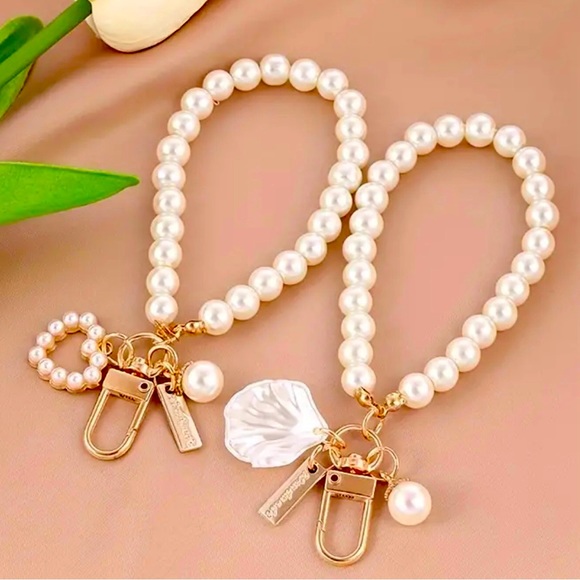 Pearl bracelet key chains with gold hardware shells resin, lobster clasp - Picture 1 of 8